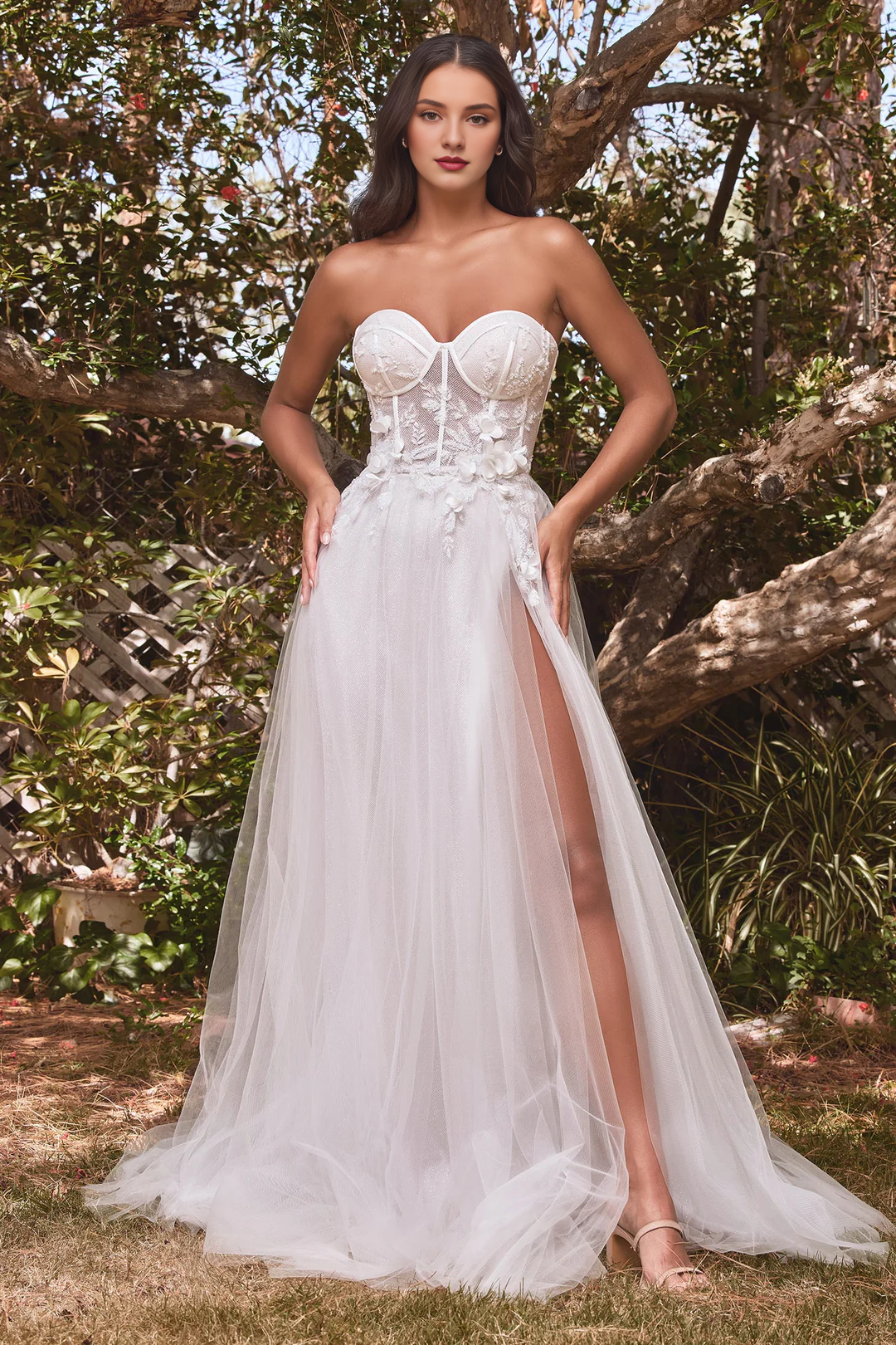 Abito da sposa lungo senza spalline bianco con motivo floreale 3D